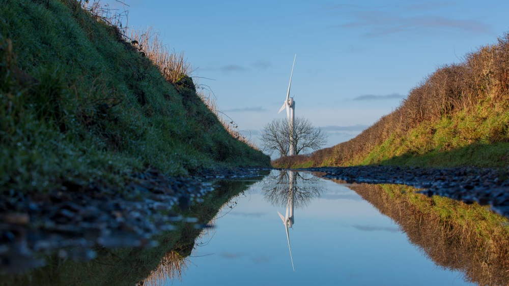 YnNi Teg's wind turbine